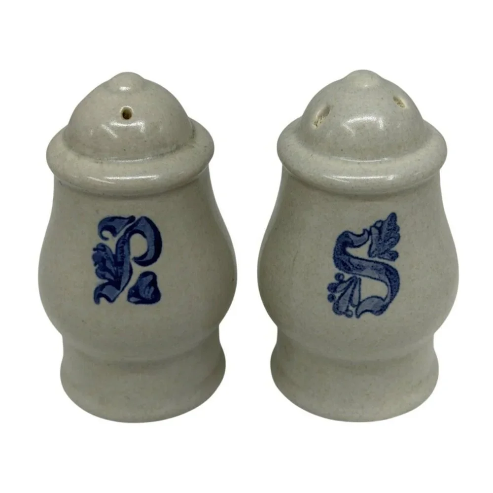 VTG Pfaltzgraff Yorktowne Salt & Pepper Shakers 4.25